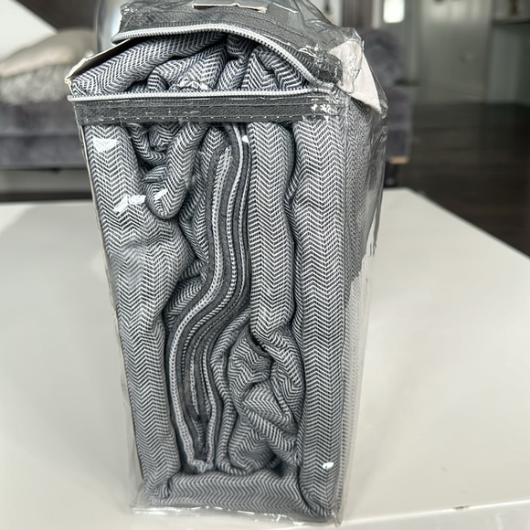 GlucksteinHome Como 3-Piece Duvet Cover Set - Picture 6 of 7